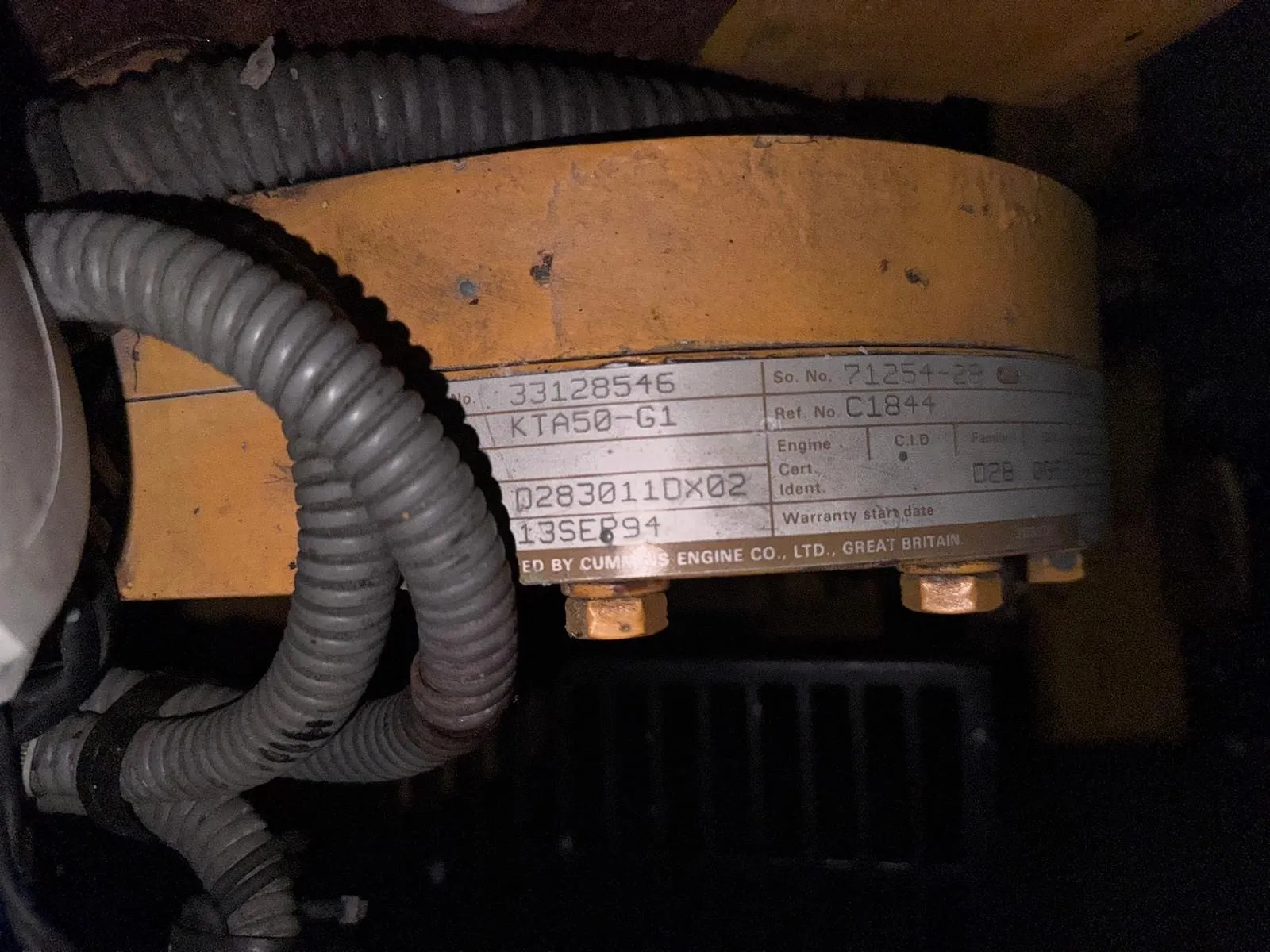 Plaque signalétique d’un moteur Cummins KTA50-G1, datée du 13 septembre 1994